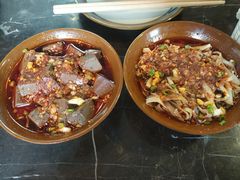 清肺鸭血-巴四老城区炭火蛙锅(张江店)