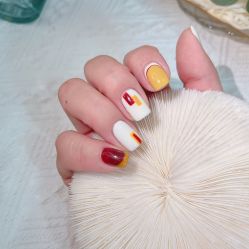 -灰姑娘美甲美睫馆