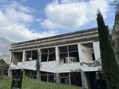 -四川汶川特大地震漩口中学遗址