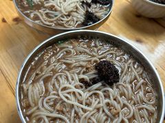 -正宗杨记普洱酸醋米线(总店)