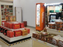 -小昆山服务区-停车场