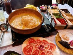 -鲜入围煮花胶鸡海鲜火锅