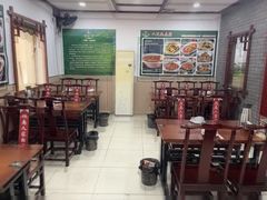 -湖南人家湘菜馆(镇江路店)