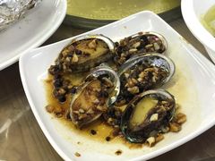 蒜蓉蒸鲍鱼-明记海鲜大排档(巽寮湾店)