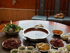 -黄利砖万峰林布依特色酸笋牛肉馆