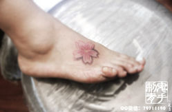 -鬼手纹身小鬼店