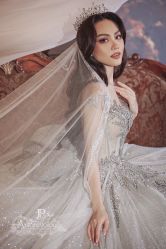 点击看大图 -Renee芮亦婚纱