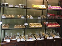 面包甜点陈列柜-德大西餐社(云南南路店)