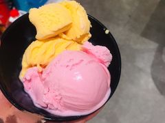 冰淇淋-钱小主·自助回旋烤肉火锅餐厅(东方新天地店)
