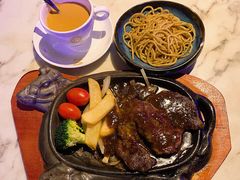 肉眼扒-JUKEBOX玖部音乐餐厅(华侨城店)
