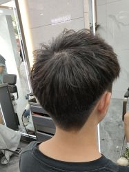 点击看大图 -七分屋LA·烫发·染发·剪发