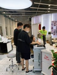 -PE SALON 