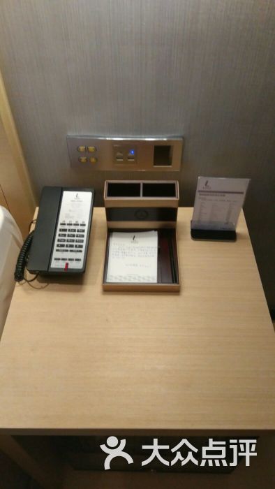 丽枫酒店(惠州南站店)床头柜设置图片 第31张