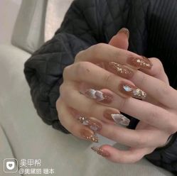 -Pink You美甲洗眉纹绣定制中心