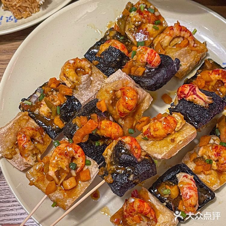 上海也能吃到成都爆火的小龙虾饭团啦🦞快冲