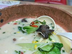 -成都你六姐·牛肉冒菜(信泰中心商场店)