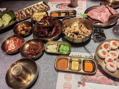 -草家酱蟹炭火烤肉店(珲春南路二店)