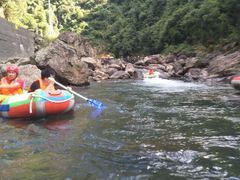 -安吉龙王山峡谷漂流