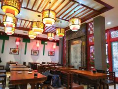 大堂-石头门坎
