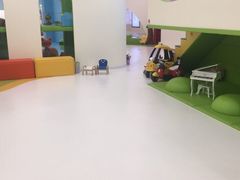 -小小王国亲子游泳俱乐部(锦辉中心)