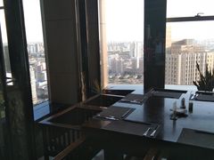 -唐拉雅秀酒店-西锦汇空中BBQ·思创餐厅