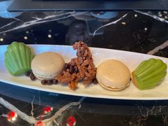 开心果味马卡龙-L'ATELIER de Joel Robuchon(外滩18号店)