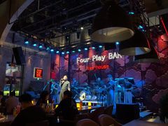-FOUR PLAY BAR