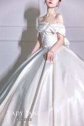 -Lady  Jane高端婚纱礼服馆