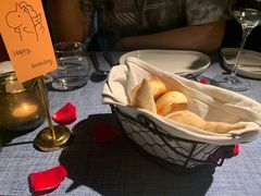 人餐前面包-弦月窗LUNETTE BY AMANDA(复兴路店)