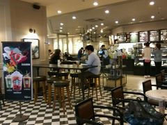 大堂-星巴克(港汇1号办公楼店)