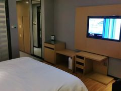 -悦季酒店(广州三元里地铁站店)