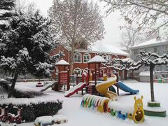 -红黄蓝幼儿园(颐东苑店)