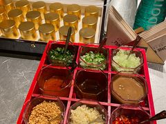 九宫格调料-ONE FULL 古董港式海鲜火锅