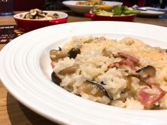 -必胜客(新中纬店)