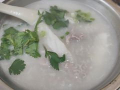 骨腩瘦肉粥-财记鱼粥·肠粉