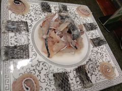 养生斑鱼-景明轩•养生酸汤鱼火锅 云贵鲜菌 现舂野果酸汤(王寨小区店)