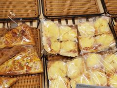 -顶东面包花园·生日蛋糕(世博店)