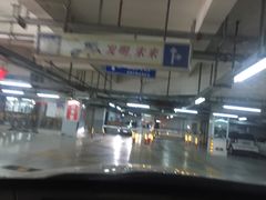 -百盛优客城市广场-停车场