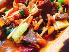 -老滇山寨•云南特色菜•地方菜•民族风情歌舞表演(金碧店)