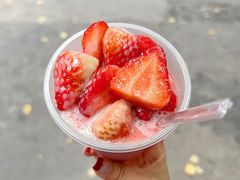 草莓果肉-十二中草莓冰·红豆沙冰屋(十二中店)
