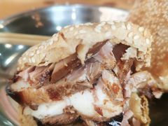 烧饼夹肘子肉-昌顺马记小吃店(昌盛园店)
