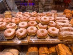甜甜圈-巴黎贝甜(大宁国际商业广场店)