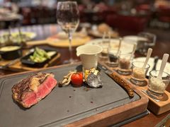 -恰餐厅及酒吧 CHAR Bar & Grill (北京丽都皇冠假日店)