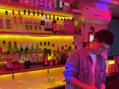 -Mx.cocktail bar