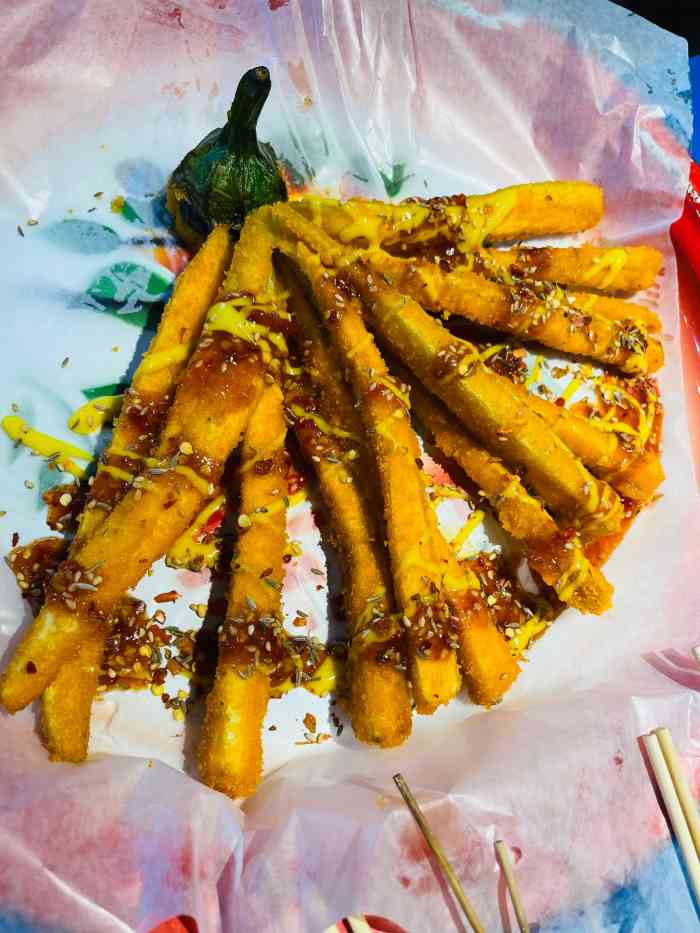 赵大喇叭新派炸串-"我想喝热水,当看见服务生端着这个巨大的茶.