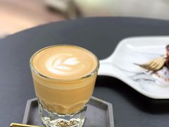 拿铁-UNI UNI(环亚凯瑟琳店)