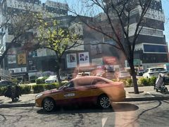 -资和信百货商场