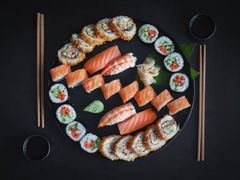 -家贺屋刺身寿司专门店