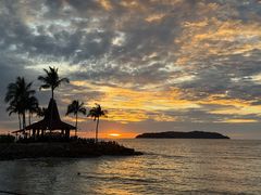 -Sunset Bar(丹绒亚路香格里拉店)