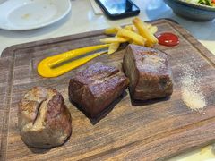 慢煮牛扒拼盘-SimplyTimes鎏金食堂